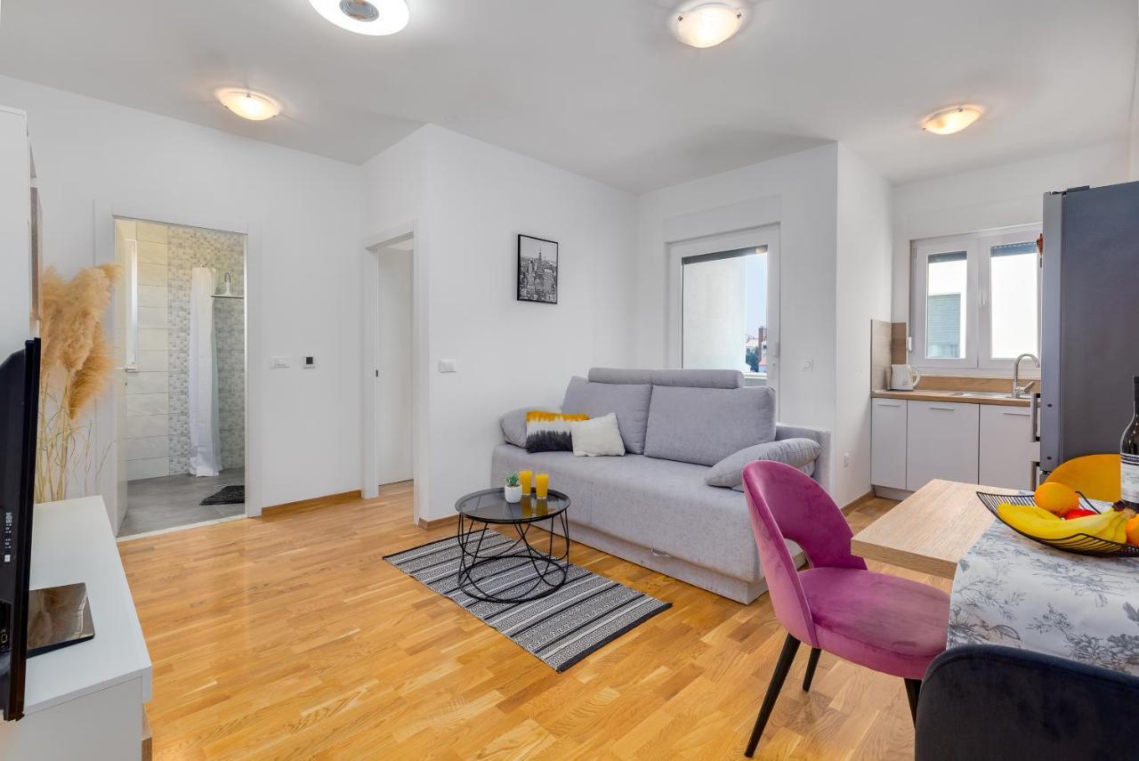 Apartment Roni + Besplatan Parking Задар Экстерьер фото